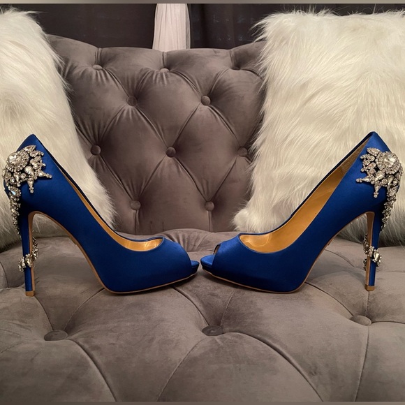 ‘Royal’ Embellished Peep-Toe Pump by Badgley Mischka - Picture 6 of 15